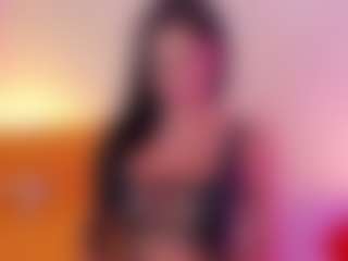 yulli-1's Live Sex Cam Show