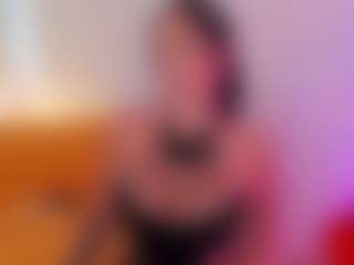 yulli-1's Live Sex Cam Show