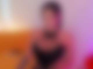 yulli-1's Live Sex Cam Show
