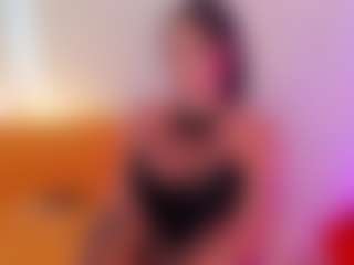 yulli-1's Live Sex Cam Show