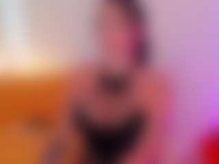 yulli-1's Live Sex Cam Show