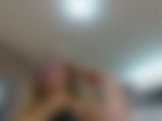 Live cam show with AmandaFerrer - Squirt Mature on Fling VIP Chat