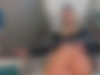 Live cam show with AmandaFerrer - Lovense Middle Aged on Gym Cam Girls
