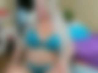 Live cam show with SquirtySexyMilf - Body Massage on Fapmatic.com