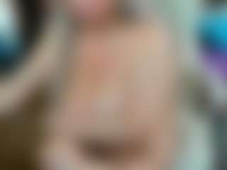 SquirtySexyMilf MILF webcam performer live streaming