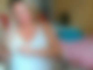 Live cam show with SquirtySexyMilf - Mature on Soda Cam
