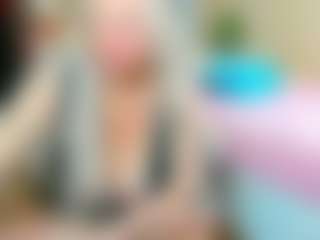 SquirtySexyMilf MILF webcam performer live streaming