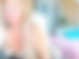 SquirtySexyMilf MILF webcam performer live streaming