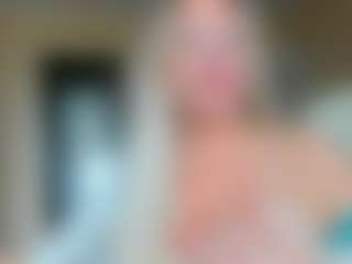 SquirtySexyMilf's Live Sex Cam Show