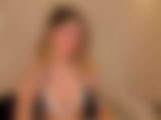 Live cam show with evebenson - Petite on testsause.com
