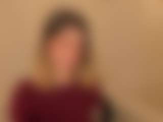 Live cam show with evebenson - Petite on TeamSkeetLive
