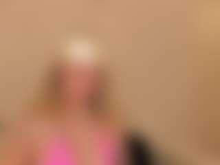 Live cam show with evebenson - Erotic Dance on Free Soda