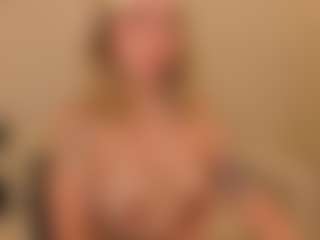 Live cam show with evebenson - Erotic Dance on SxyPornLive