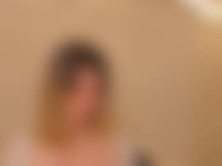 Live cam show with evebenson - Flashing on pussylord.com
