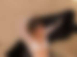 Live cam show with evebenson - Petite on Camsoda
