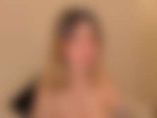 Live cam show with evebenson - Blonde Hair on luckytryst.com