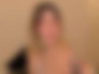 Live cam show with evebenson - Blonde Hair on luckytryst.com