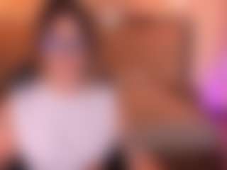 Live cam show with evebenson - Petite on SpunkLive