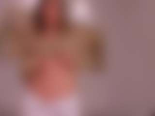 Live cam show with evebenson - Petite on CamSodaAdn