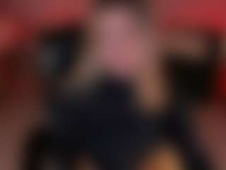 Live cam show with evebenson - Fingers on Camsoda