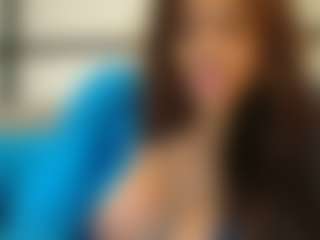 Live cam show with MiaMuffn - Bi on Camiplay Live