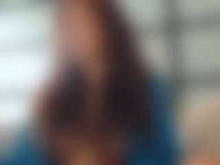 MiaMuffn MILF webcam performer live streaming