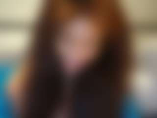 MiaMuffn MILF webcam performer live streaming