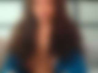 MiaMuffn MILF webcam performer live streaming