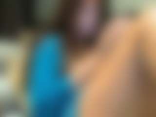 Live cam show with MiaMuffn - Bi on slutload