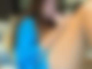 Live cam show with MiaMuffn - Ebony MILF on Camsoda