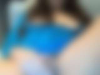 Live cam show with MiaMuffn - Bi on Camsoda