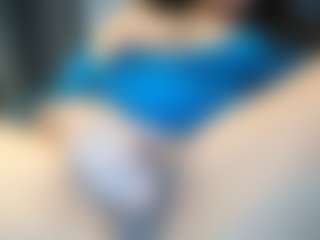 Live cam show with MiaMuffn - Bi on Camsoda