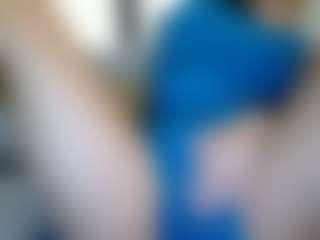 Live cam show with MiaMuffn - Lush MILF on SpankPalCams