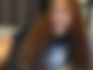 MiaMuffn MILF webcam performer live streaming