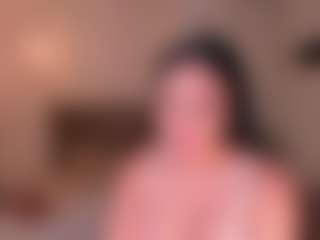 Live cam show with MollyJones - Camel Toe on SmokeAndPoke
