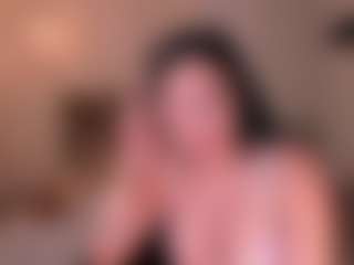Live cam show with MollyJones - Camel Toe on Milf Play