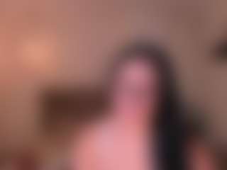 Live cam show with MollyJones - Camel Toe on Livezox