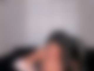 Live cam show with MollyJones - Handjob on Camsoda