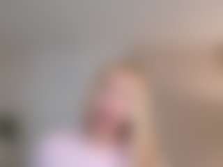 SQUIRTER DOLL's Live Sex Cam Show