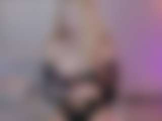 SQUIRTER DOLL's Live Sex Cam Show