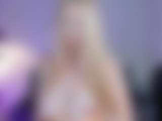 SQUIRTER DOLL's Live Sex Cam Show