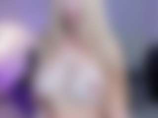 SQUIRTER DOLL's Live Sex Cam Show