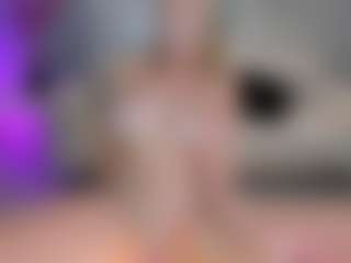 SQUIRTER DOLL's Live Sex Cam Show