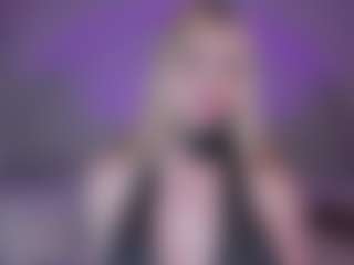 SQUIRTER DOLL's Live Sex Cam Show