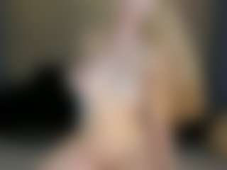 SQUIRTER DOLL's Live Sex Cam Show
