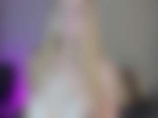 SQUIRTER DOLL's Live Sex Cam Show