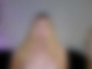 SQUIRTER DOLL's Live Sex Cam Show