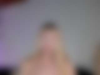 SQUIRTER DOLL's Live Sex Cam Show