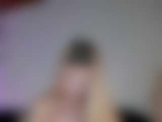 SQUIRTER DOLL's Live Sex Cam Show