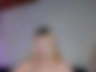 SQUIRTER DOLL's Live Sex Cam Show